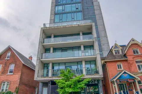 224 Lyon Street N 401