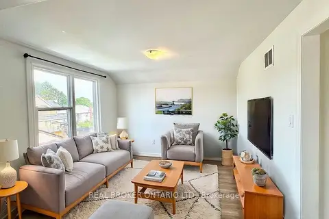 301 Wallace Ave Avenue S Upper