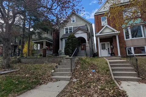 44 Spadina Avenue Unit 2