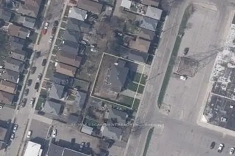 329 Strathearne Avenue