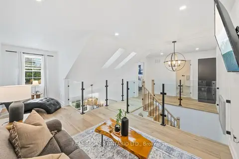 1085 Harrogate Drive 5