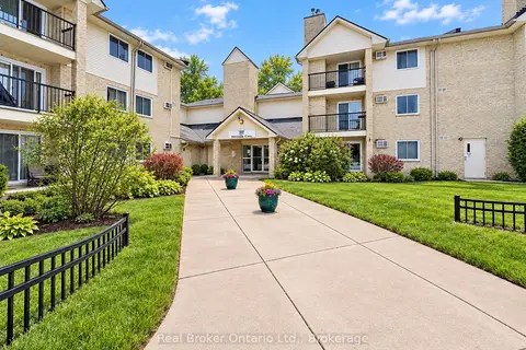 725 Deveron Crescent 101