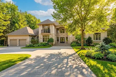 5800 Queenscourt Crescent