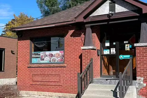 1088 Main Street W
