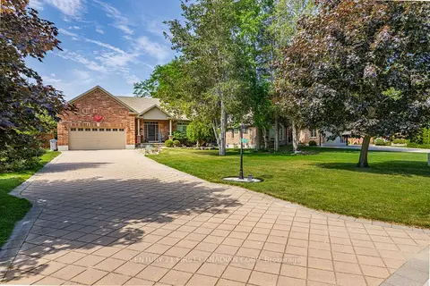10159 Meadowlily Crescent