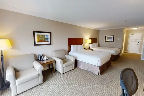 402 Bayshore - Deerhurst Drive 402