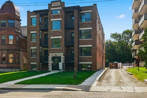 91 Wentworth Street S 3