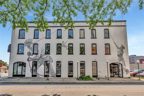 380 King Street E