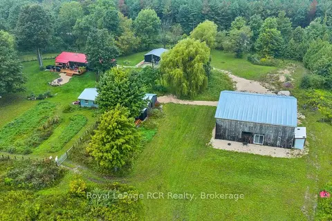 585216 Sideroad 10A