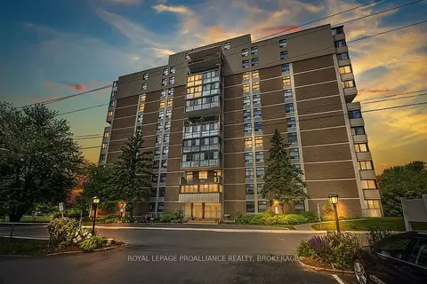 2 Mowat Avenue 806