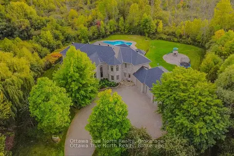 5884 Earlscourt Crescent