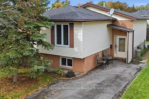 4 Bogart Crescent