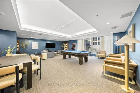 161 Laurier Avenue W 709