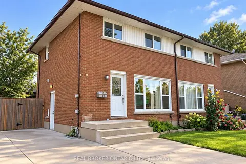 49 Thompson Avenue