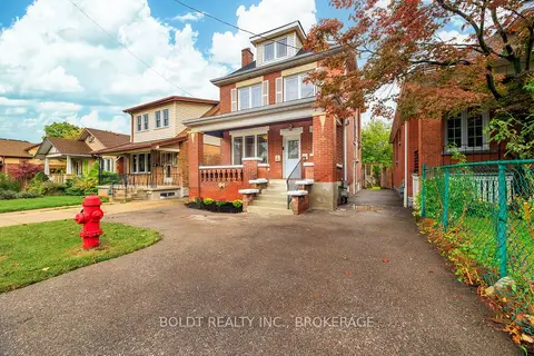 209 Rosslyn Avenue S