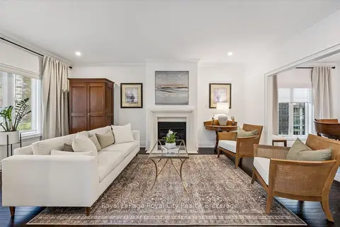 25 MANOR PARK Crescent 11