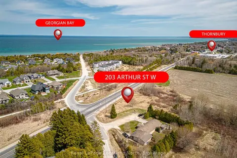 203 Arthur Street W