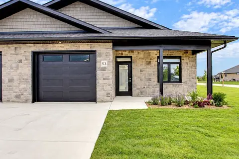 53 Cavalier Crescent