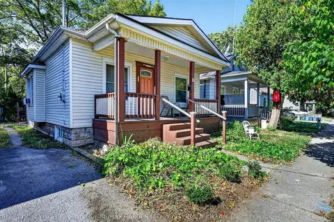 15 Rodman Street
