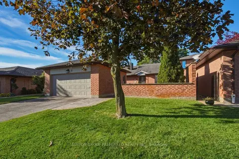 55 Fiddlers Green Road 31