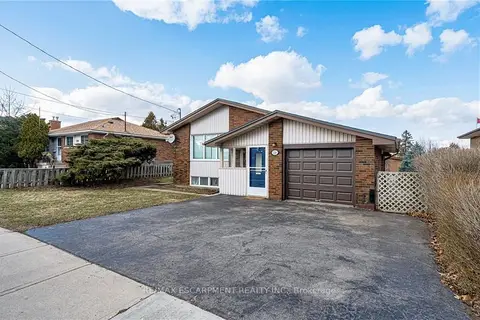 116 Mohawk Road W
