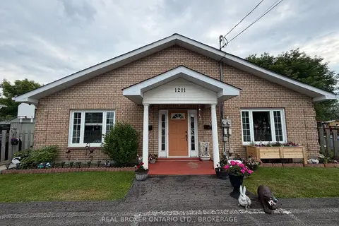 1211A-1211B Notre Dame Street