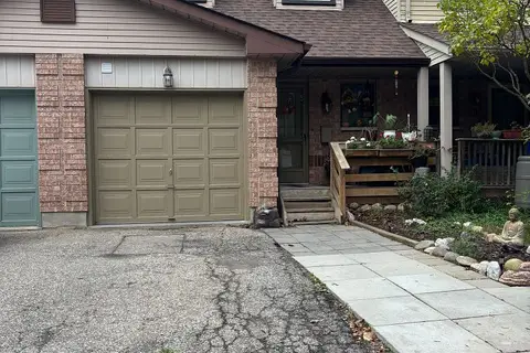 70 Grandridge Crescent