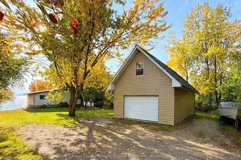 18 Lakeview Boulevard