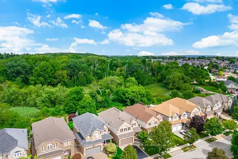 84 Meadowbank Drive