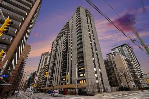 470 Laurier Avenue W 1004