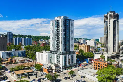 49 Walnut Street S 1208