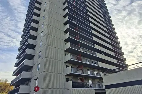 158C McArthur Avenue 1209
