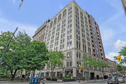 112 King Street E 1006