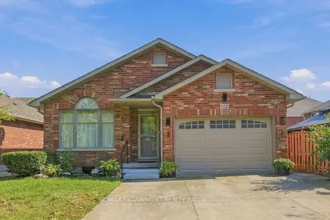 102 Cove Crescent