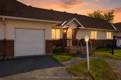 206 Oak Leaf Private