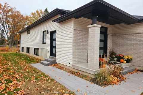8 Aldersgate Drive B