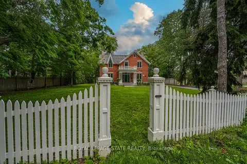 262 Main Street W
