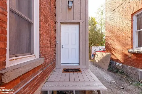 51-A NELSON Street W