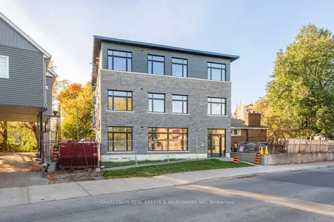 830 St Laurent Boulevard D