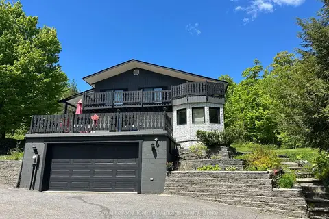 12 Taylor Crescent