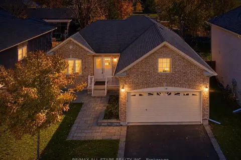 9 Maple Avenue E