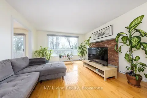 833 Fairbairn Street