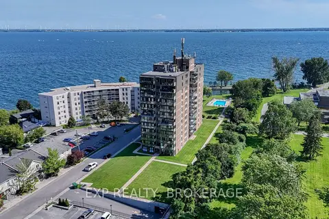 2 MOWAT Avenue 202