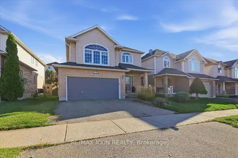 382 Mountain Laurel Crescent