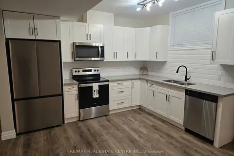 160 BECK Street Lower
