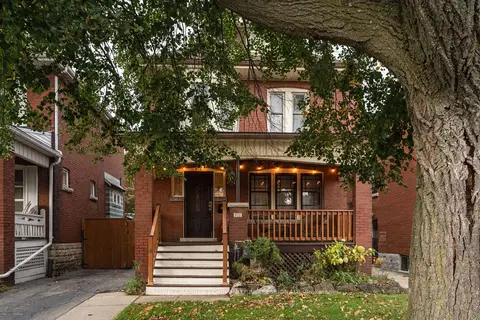 82 Province Street S