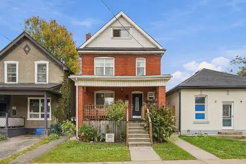 32 Oak Avenue