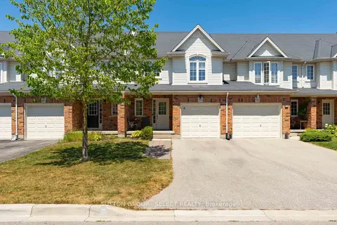 934 Silverfox Crescent