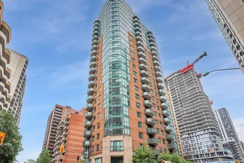 445 Laurier Avenue W 1402